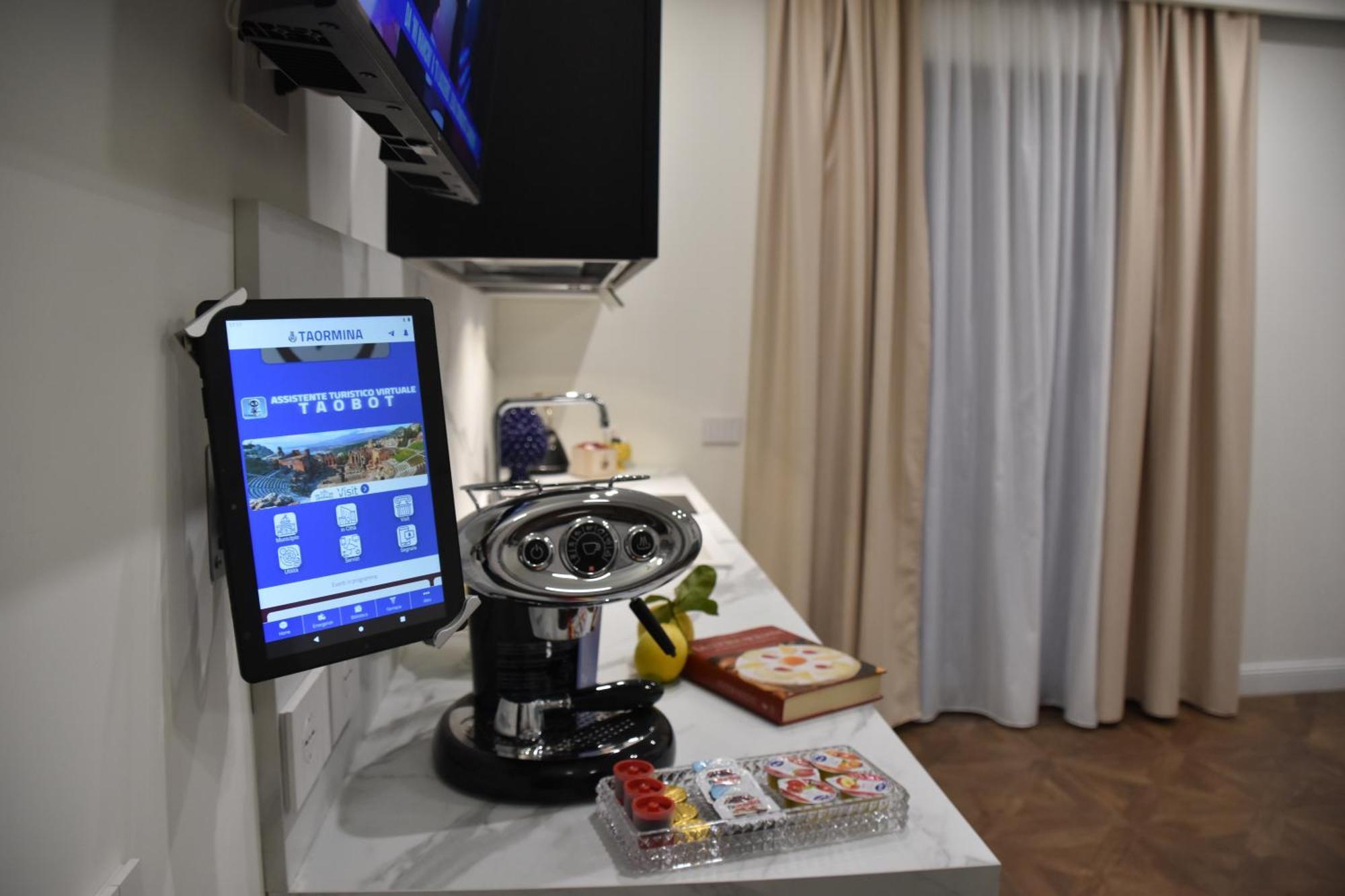 Gloden House Apartments Таормина Номер фото